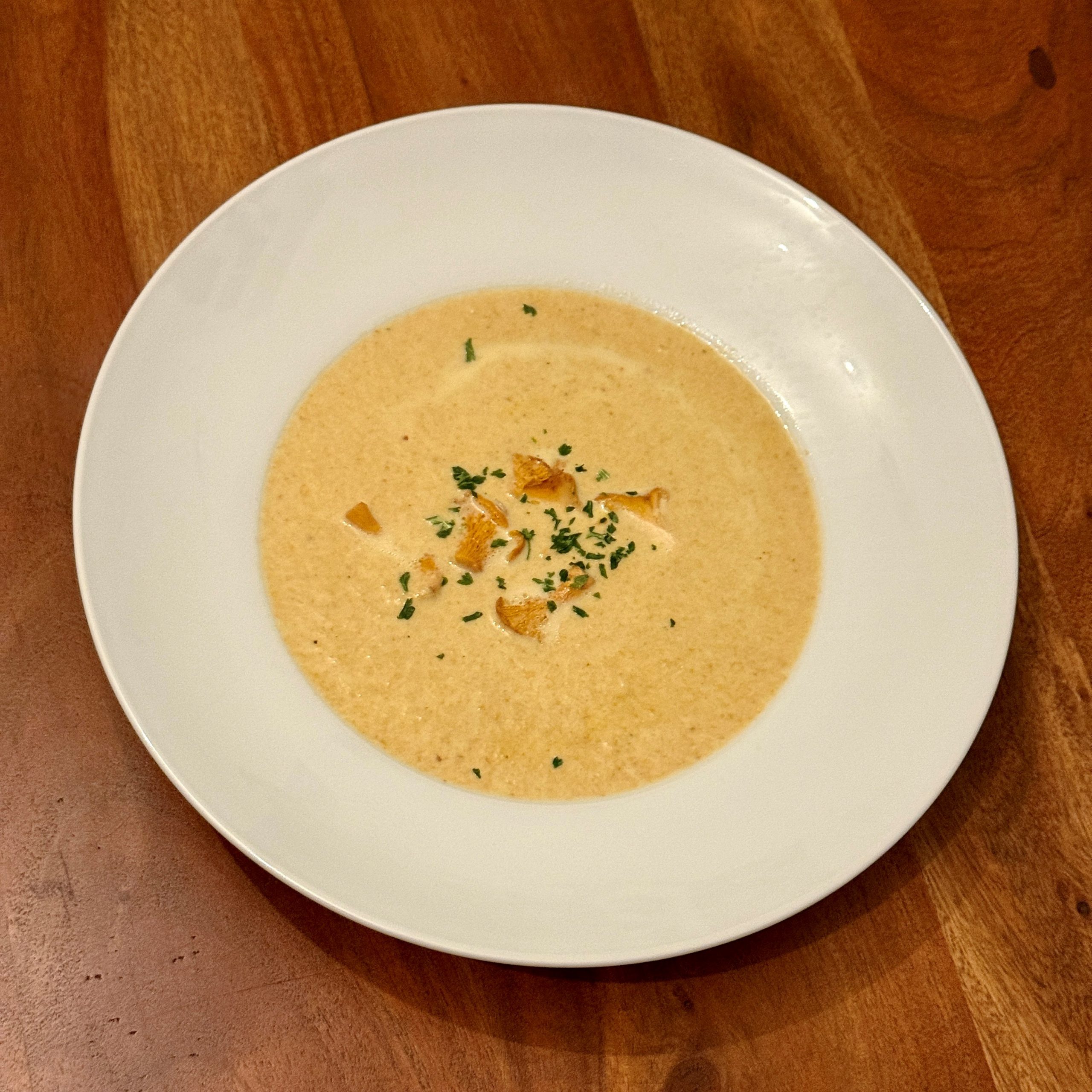 Pfifferlingssuppe mit Safran